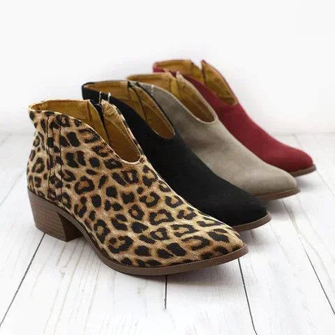 Jeka - Stiefel mit V-Ausschnitt und Reißverschluss