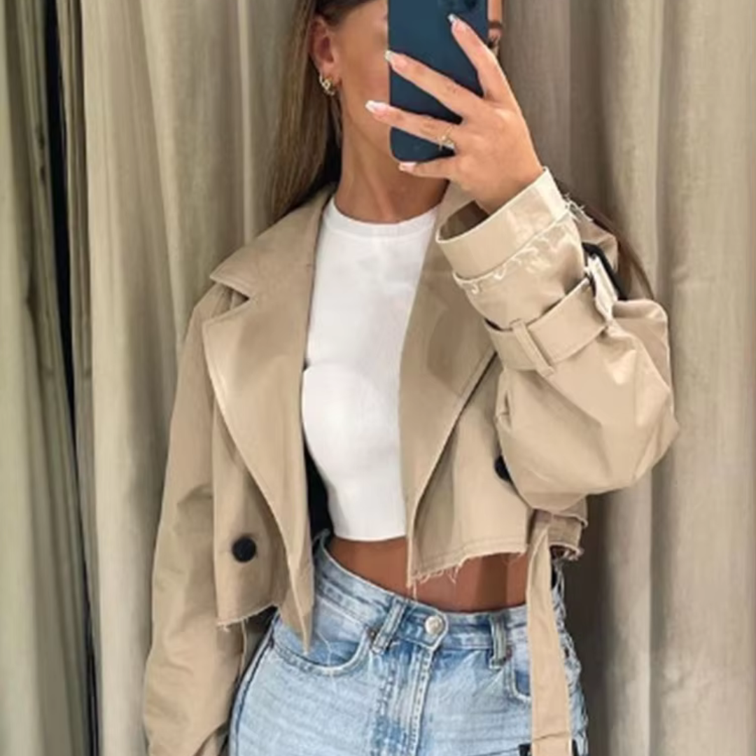Greta Jacke | Stylische Kurzjacke mit doppelreihigem Verschluss und Taillengürtel