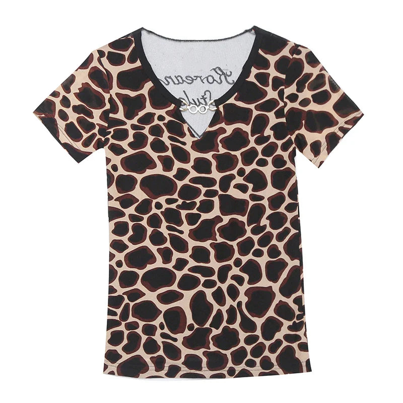 Daeja - Sommer-T-Shirt mit Ausgeschnittener Kette und Sexy Rücken-Netzdruck