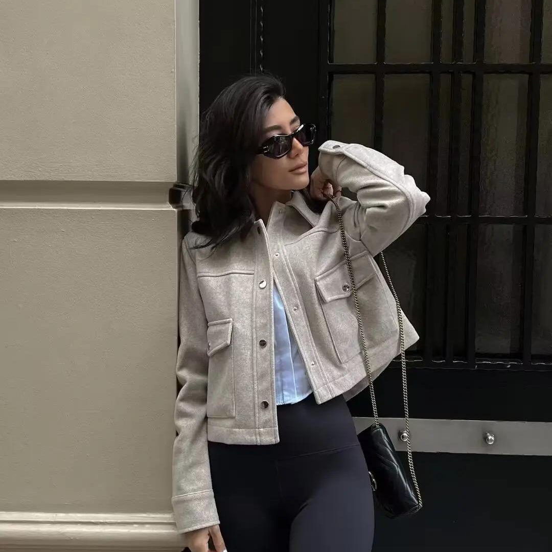 Christa Jacke | Modische Jacke mit Revers und Taschen für den täglichen Eleganz
