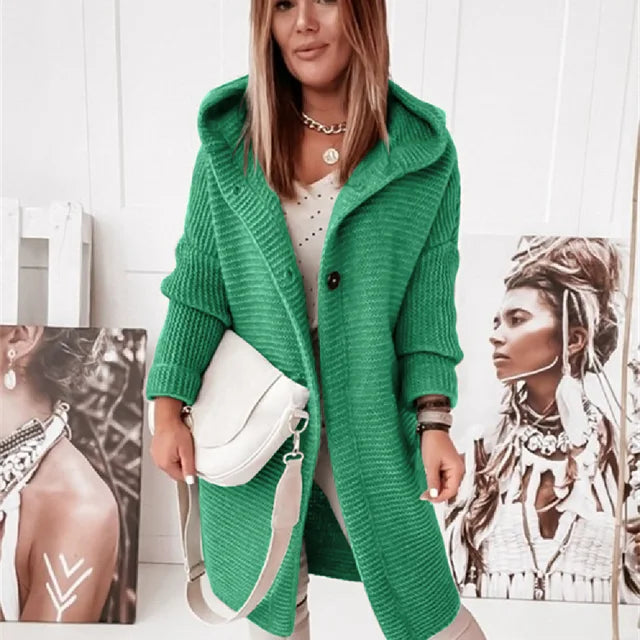 Amelia - Strickstrickjacke mit Kapuze und Knöpfen