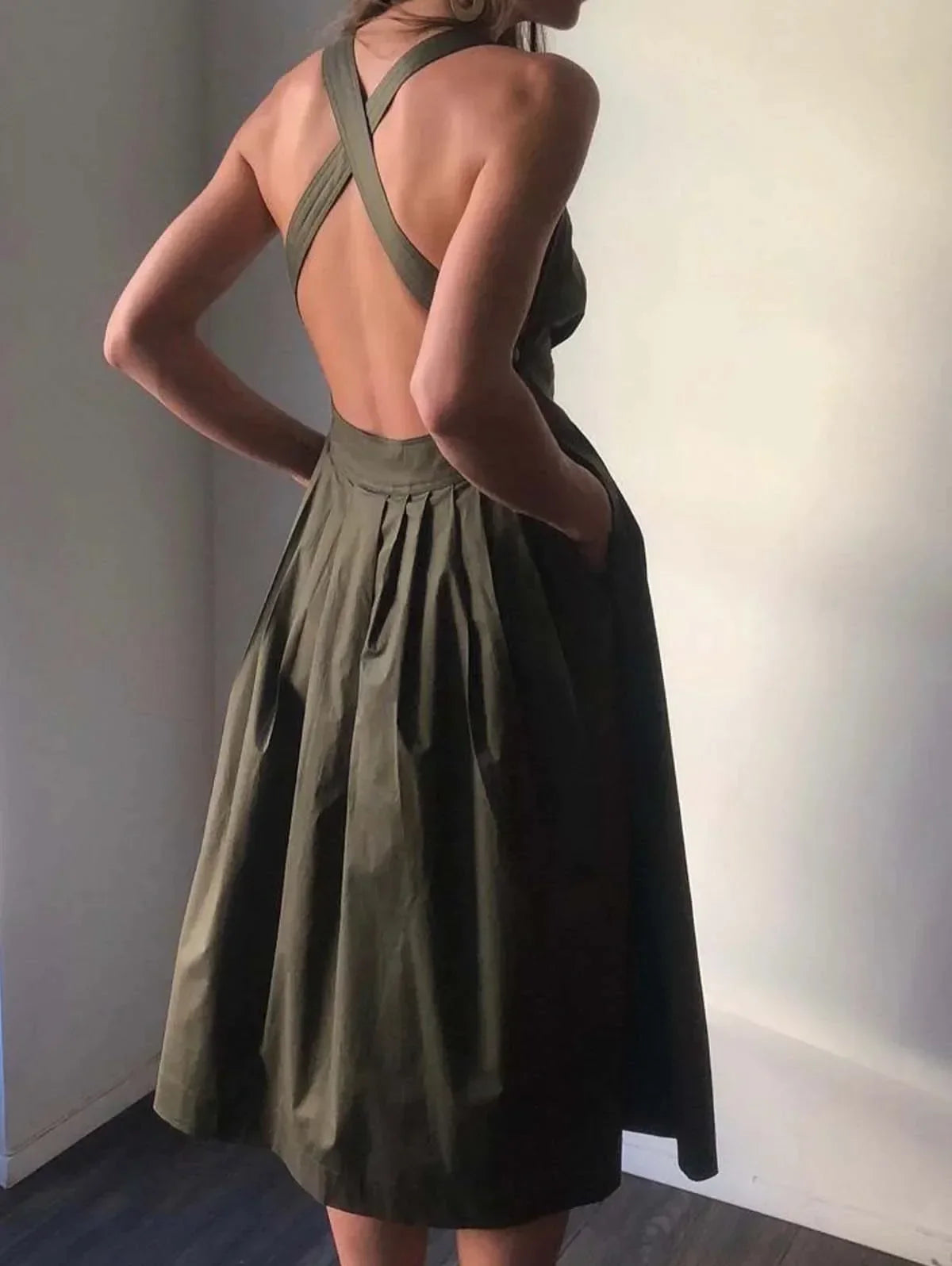 Lillymoda | Imogen - Elegantes Midikleid mit gekreuztem Rücken
