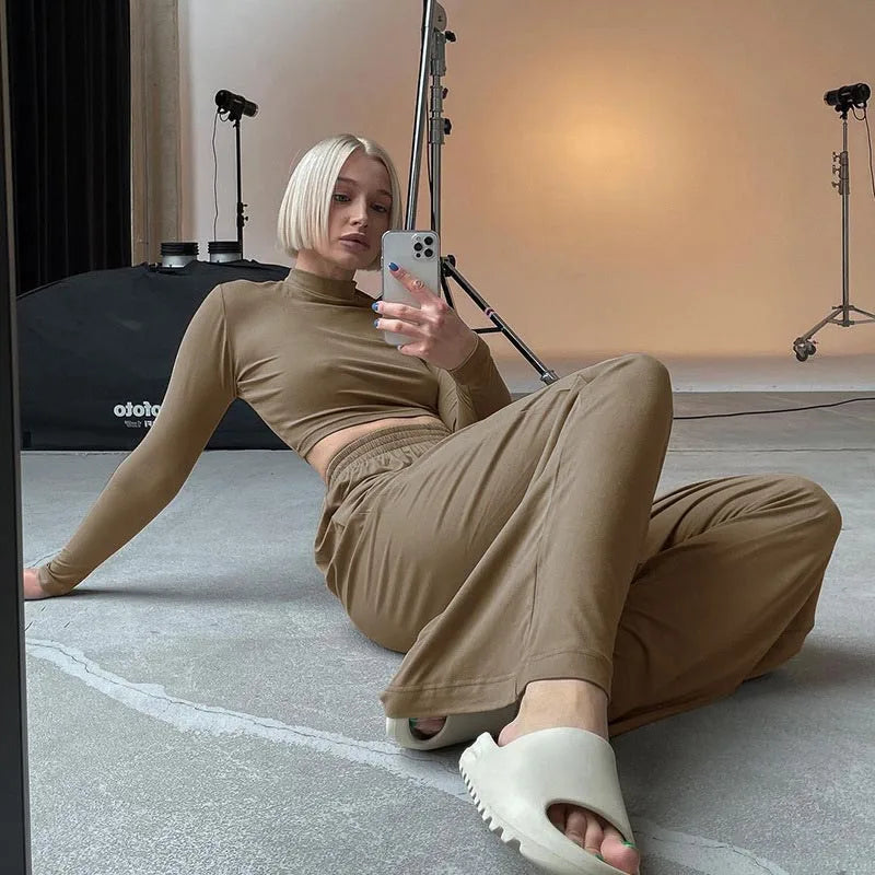 Set aus Langarm Crop Top und Weiten Hosen – Sportlich und Elegant für Herbst/Winter - Roya