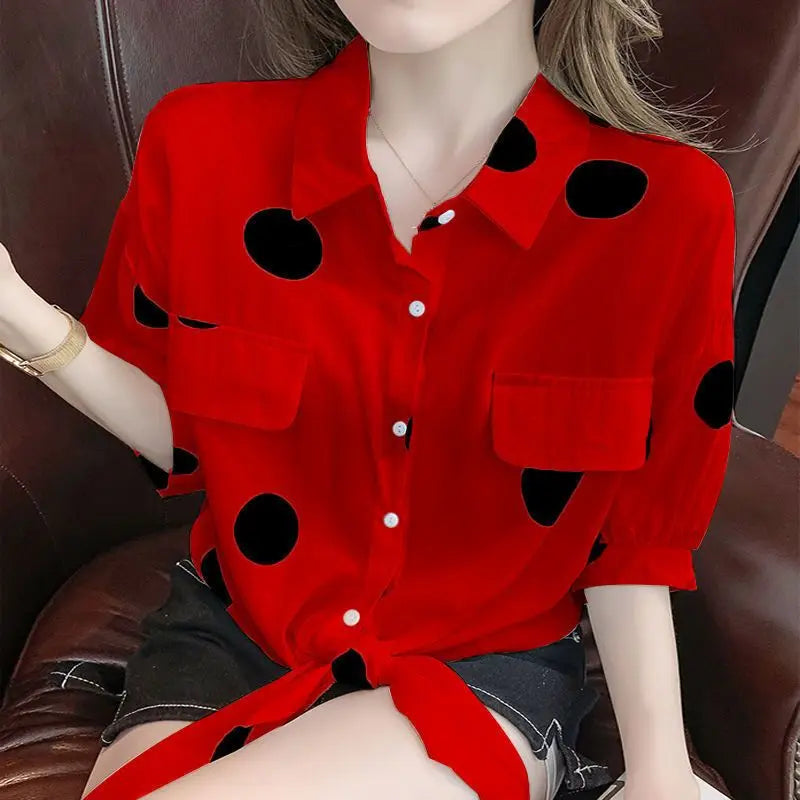 Lila - Revers-loses Bandage-Schleifen-Polka-Dot-Hemd