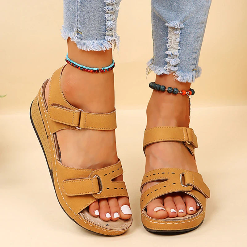 Giuseppina - Leichte Plateau-Sandalen mit Keilabsatz für den Sommer