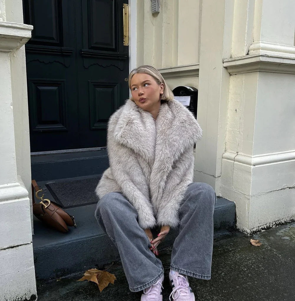 Lillymoda | Alice - Pelzige Cropped Winterjacke für Frauen