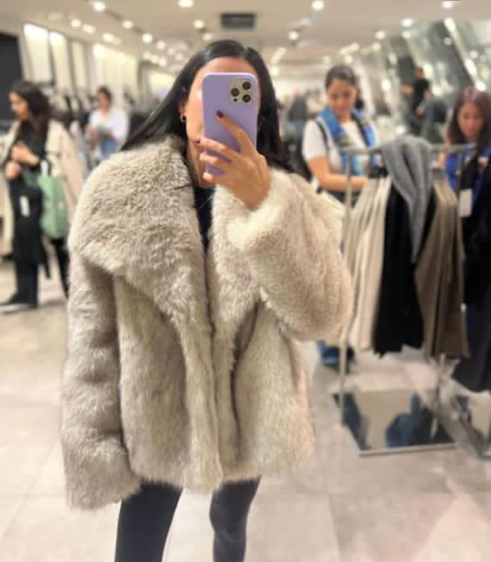 Lillymoda | Alice - Pelzige Cropped Winterjacke für Frauen