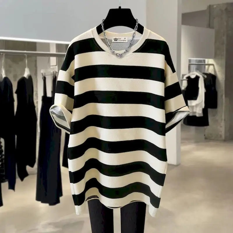 Ember - Oversized Gestreiftes T-Shirt im Casual-Look