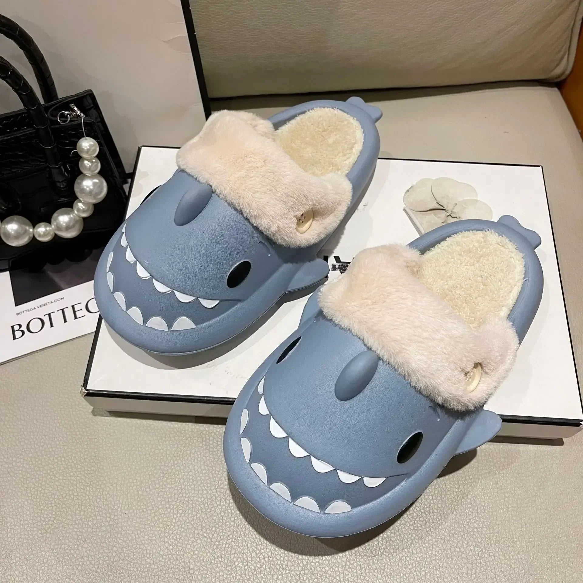 Lillymoda | Fluffy Slides - Rutschfeste Plüsch Innenschlappen