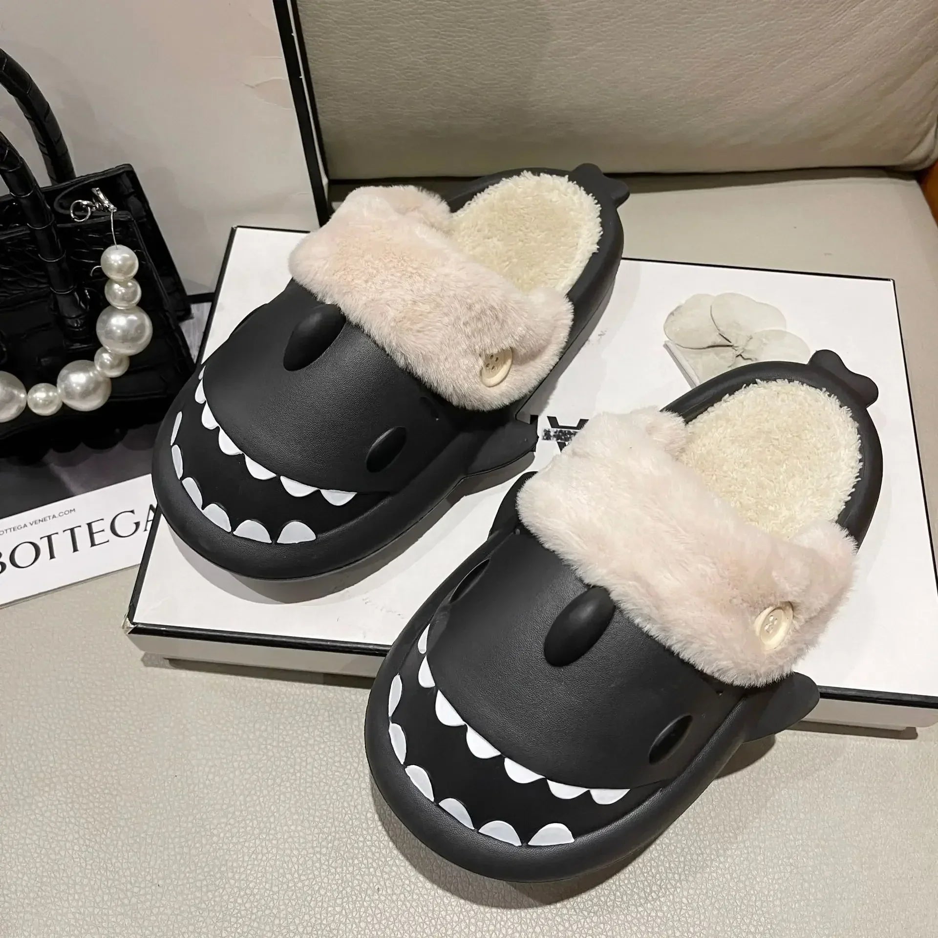 Lillymoda | Fluffy Slides - Rutschfeste Plüsch Innenschlappen