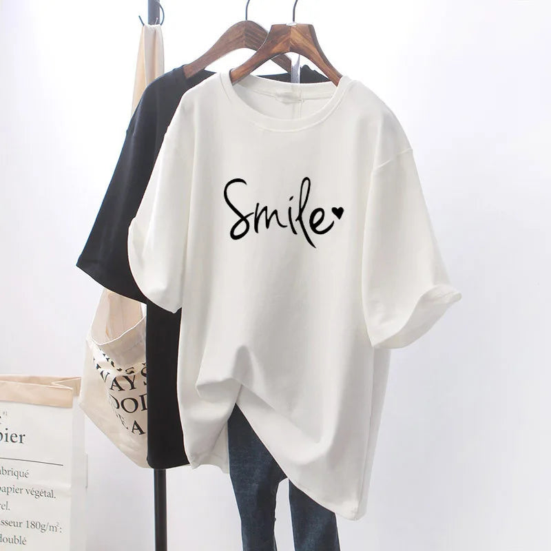 Damen-T-Shirt mit der Aufschrift „Smile“