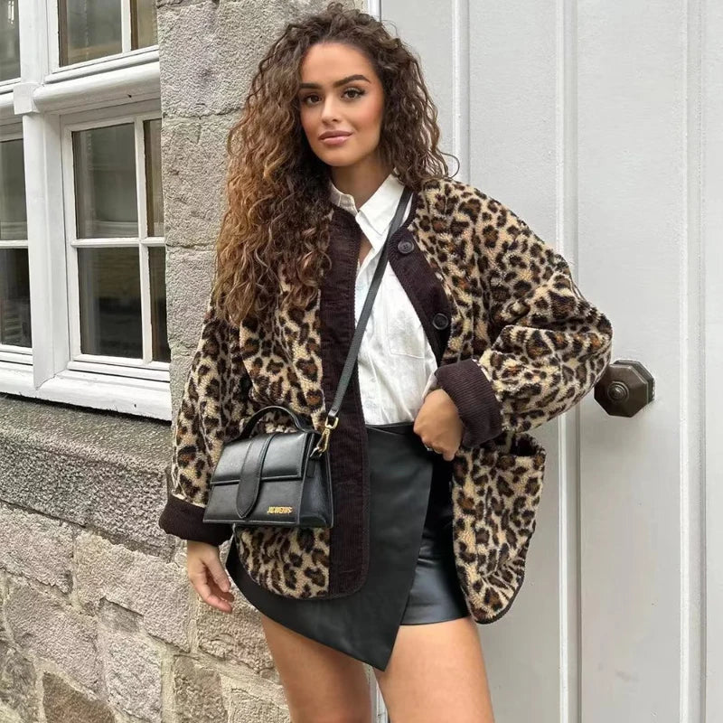 Lillymoda | Claire - Lässiger Leoparden-Plüschmantel