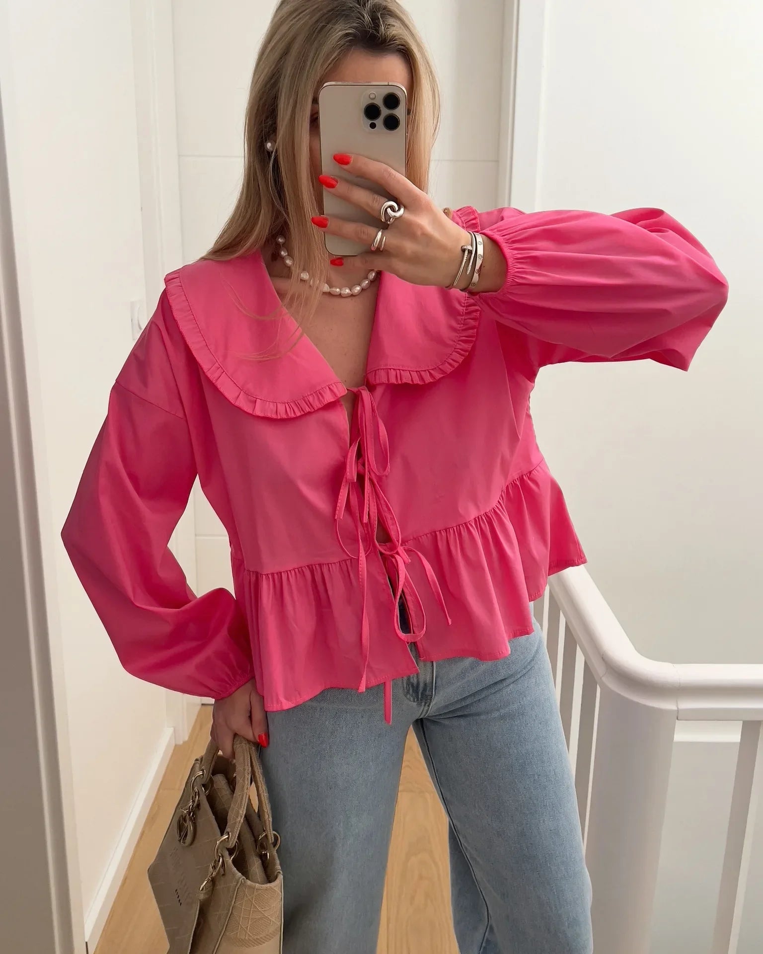 Clarice - Vielseitige Spitzenbluse mit Puppentaille