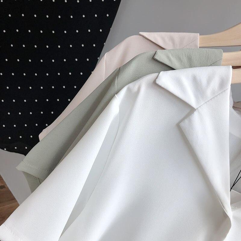 Damen-Poloshirt mit breitem Kragen