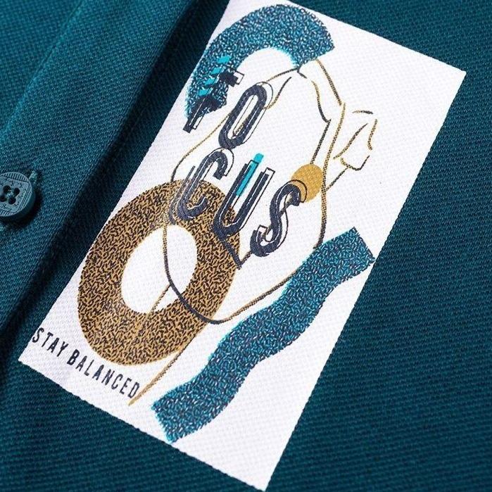 Damen-Poloshirt mit graphischem Aufnäher