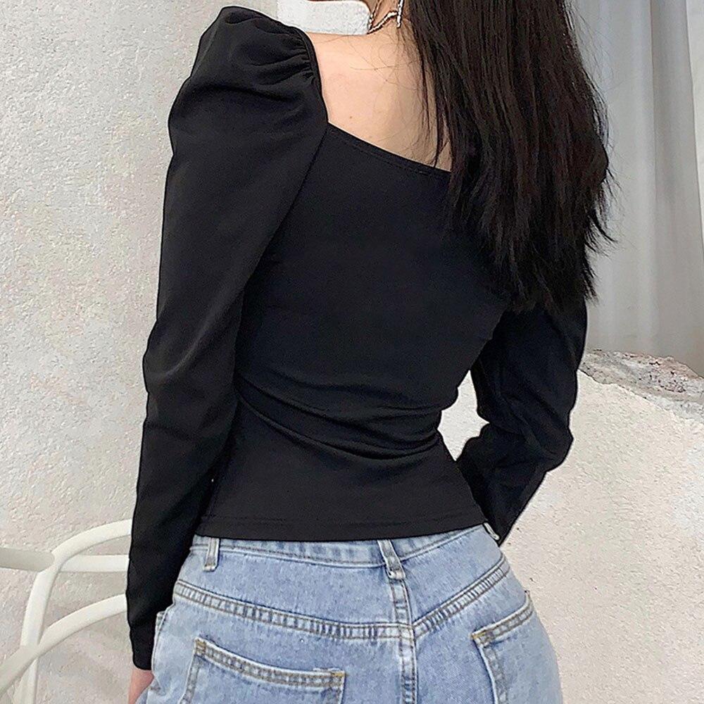 Damen-T-Shirt mit Puffärmeln und Herzdekolltée