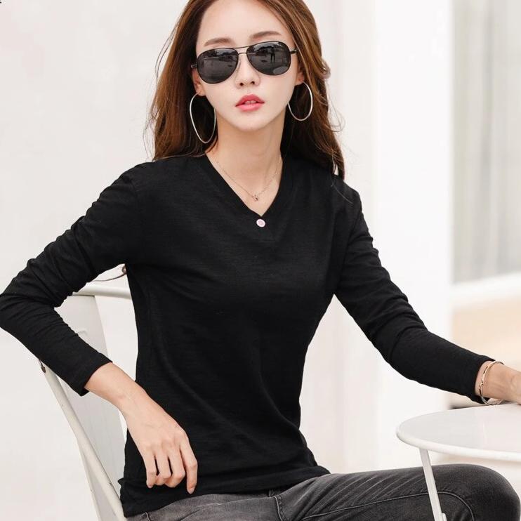 Damen Langarmshirt mit süßem Deko-Knopf