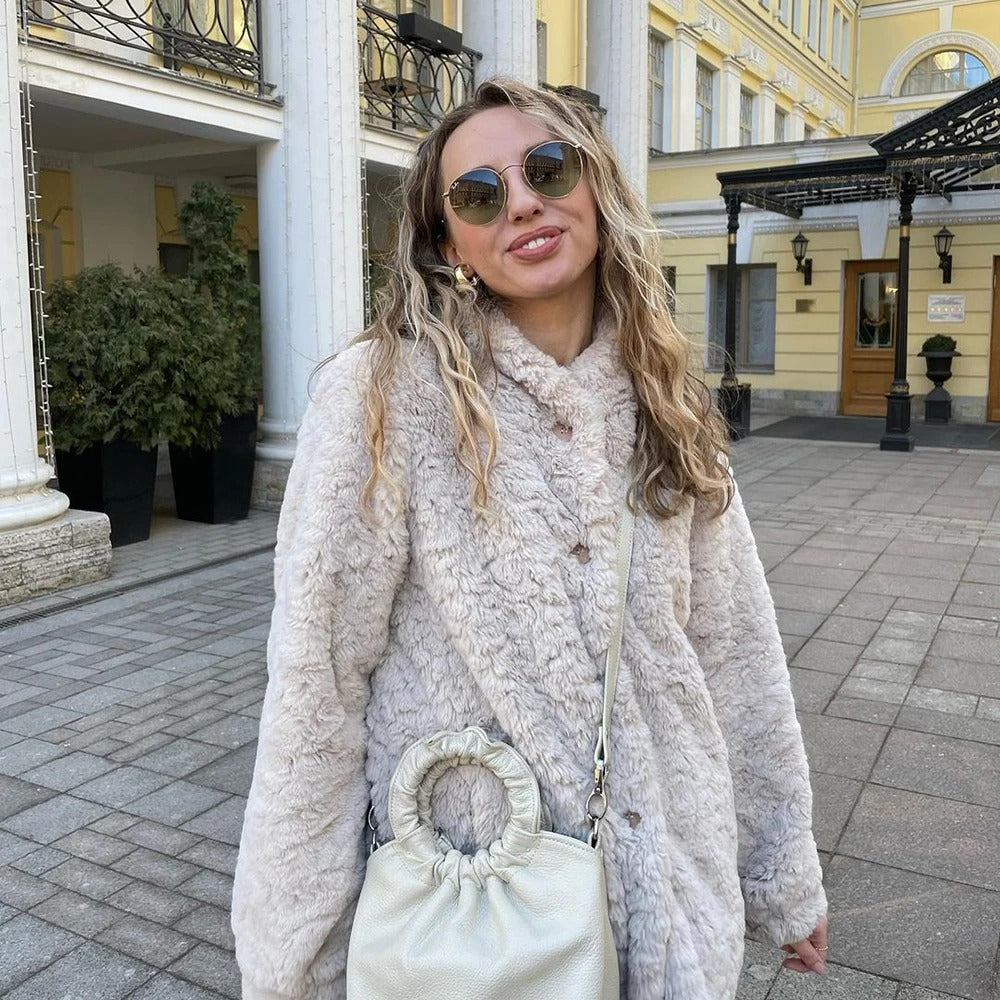 Lillymoda | Layla – Luxuriöser Teddy Mantel mit Knöpfen